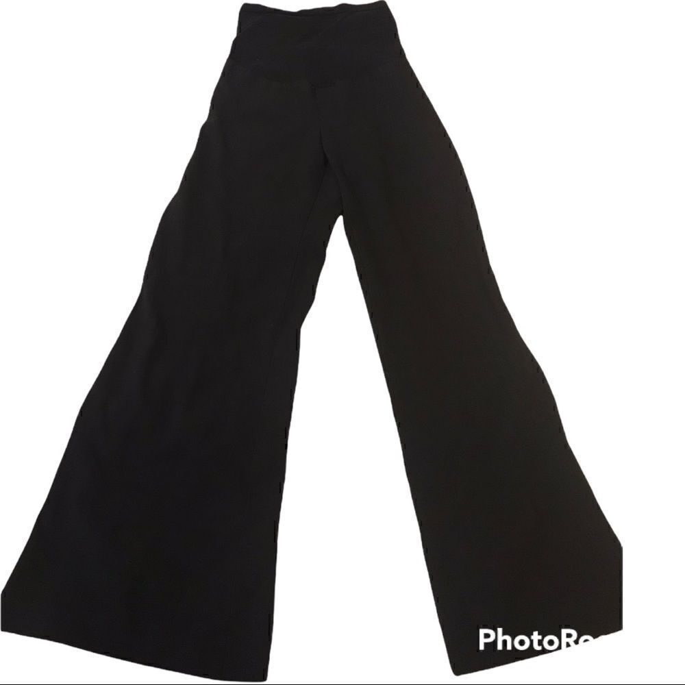 Oh Baby by Motherhood black slacks